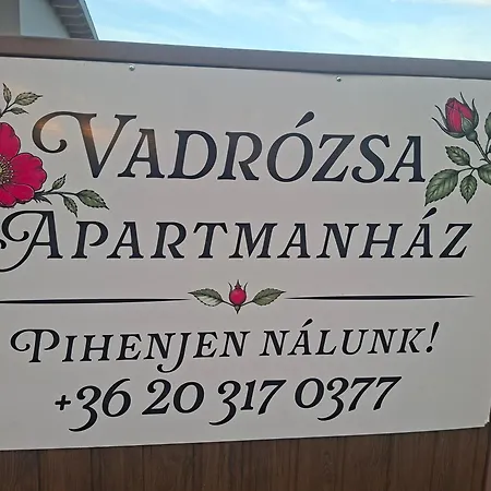 Vadrozsa Vendeghaz 別荘 バヤ